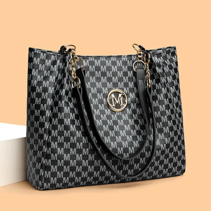 Fashion Letter Pattern Tote Bag with Charm, 2026 New Style Casual Large Capacity Shoulder Bag for Women Simple All-match Handbag