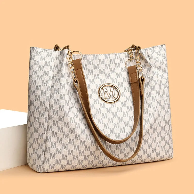 Fashion Letter Pattern Tote Bag with Charm, 2026 New Style Casual Large Capacity Shoulder Bag for Women Simple All-match Handbag