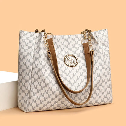 Fashion Letter Pattern Tote Bag with Charm, 2026 New Style Casual Large Capacity Shoulder Bag for Women Simple All-match Handbag