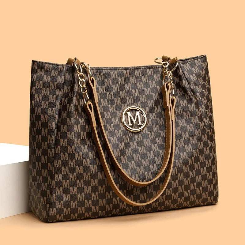 Fashion Letter Pattern Tote Bag with Charm, 2026 New Style Casual Large Capacity Shoulder Bag for Women Simple All-match Handbag