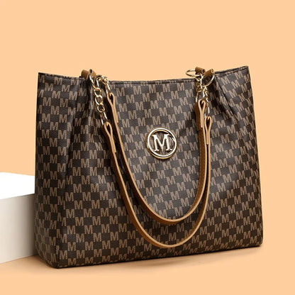 Fashion Letter Pattern Tote Bag with Charm, 2026 New Style Casual Large Capacity Shoulder Bag for Women Simple All-match Handbag